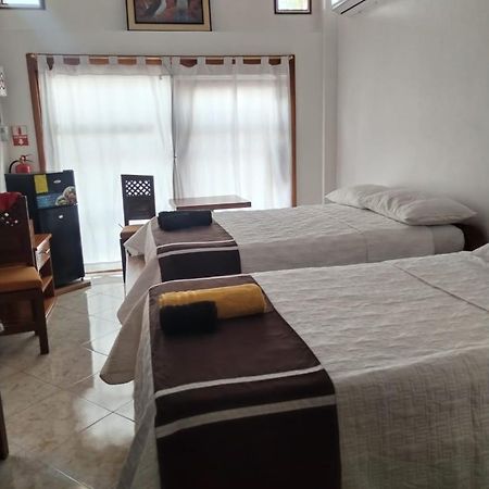 Alojamiento Villa Mar Puerto Ayora  Esterno foto